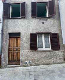 Terra-tetto mq. 150 nel centro storico di Proceno