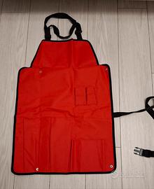 grembiule rosso da barbecue 