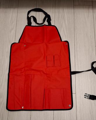 grembiule rosso da barbecue 
