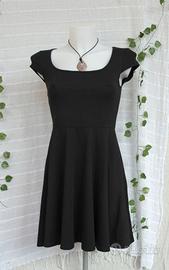 Vestitino size S + Collana in omaggio