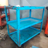 carrello portautensili a tre ripiani