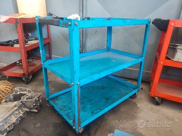 carrello portautensili a tre ripiani
