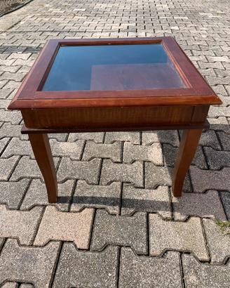 Tavolino in legno con vetro