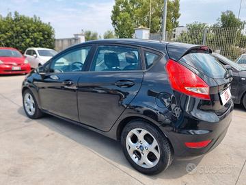 Ford Fiesta 1.4 TDCi 70CV 5 porte Titanium