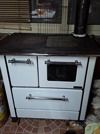 stufa cucina a legna nordica
