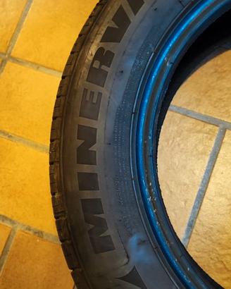 Due gomme minerva