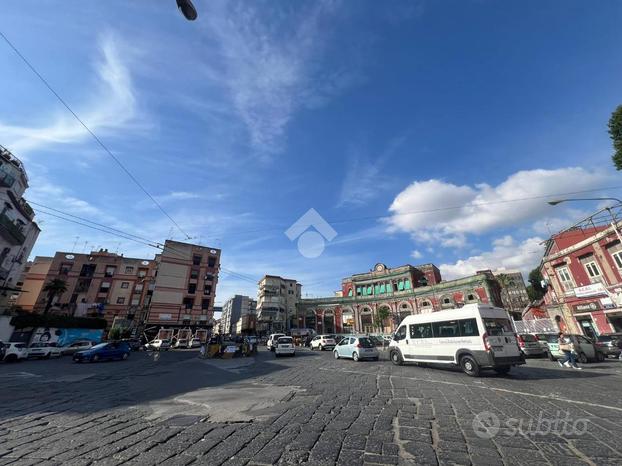 LABORATORIO A NAPOLI