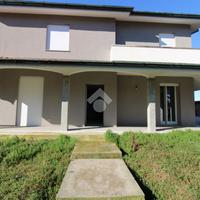 VILLA SINGOLA A ROMANO DI LOMBARDIA