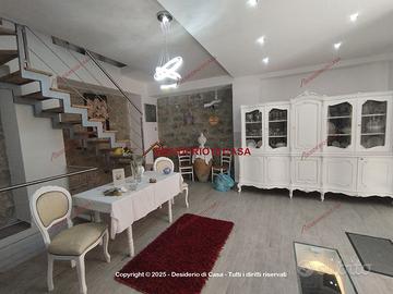 Casa, Santo Stefano di Camastra.