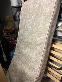 Materasso singolo a molle, sottile