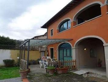 Porzione di casa a Figline e Incisa Valdarno (FI)
