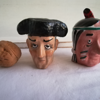 Coppia di copritappi vintage in ceramica