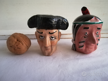 Coppia di copritappi vintage in ceramica