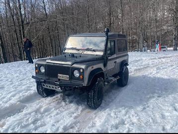 Land rover defender