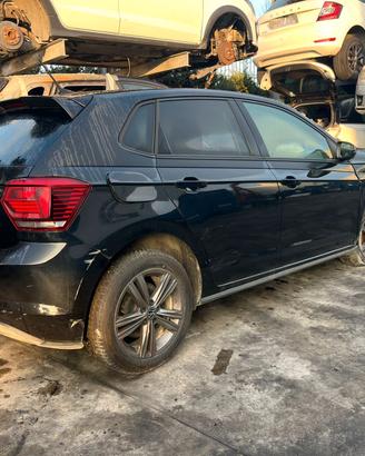 VOLKSWAGEN POLO 6 SERIE ANNO 2021