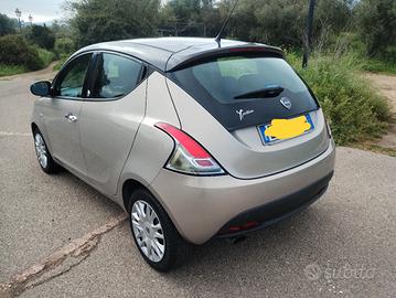 lancia Ypsilon 12 benzina e GPL 