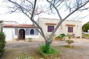 Rustico a Martina Franca, 6 locali