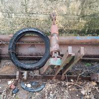 lama livellatrice dotata di rullo posteriore 