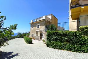 2 LOCALI A PAOLA