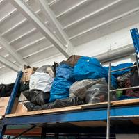 Scarpe per uomo donna bambino solo in blocco