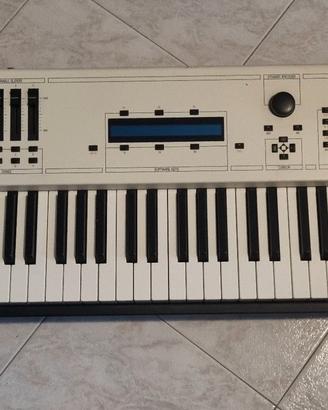 Oberheim MC2000 EX con Flight Case