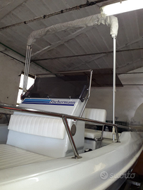 Barca a motore usata una volta