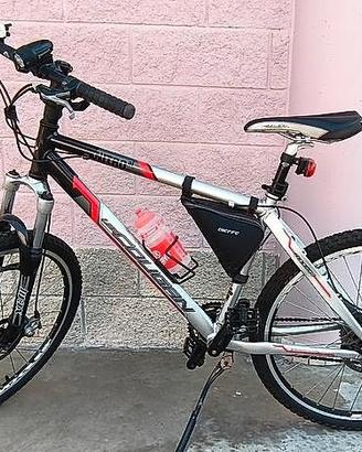 MTB Lee Cougan Nitro (M),freni disco mecc.