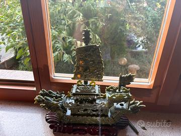 Scultura cinese in giada verde
