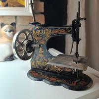 Macchina da cucire giocattolo vintage 