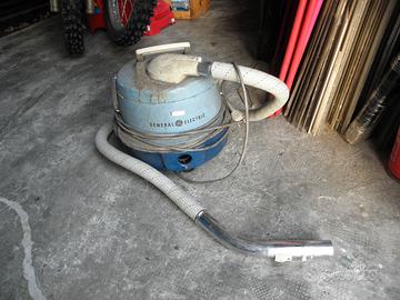 Aspirapolvere vintage.