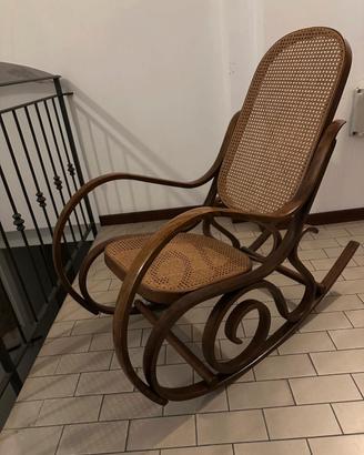 Sedia a dondolo in legno, thonet, paglia di vienna
