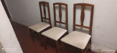 sedie da 5 euro in su 3 uguali 15 euro e 4 uguali 