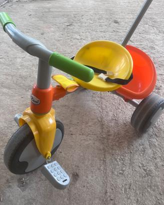 Triciclo con maniglione