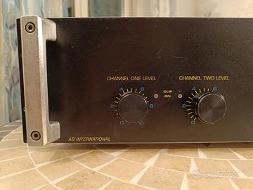 amplificatore professionale AB 1100A  2 x 525W /8