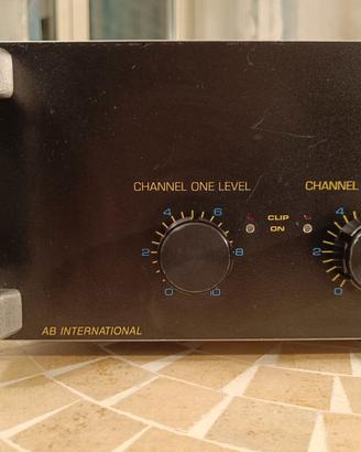 amplificatore professionale AB 1100A  2 x 525W /8