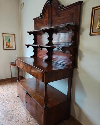 Mobile in legno con piattaia