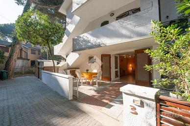 2 LOCALI A COMACCHIO