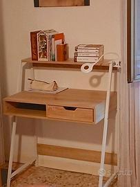 Scrivania usata marca Sobuy  misure 100*80*50