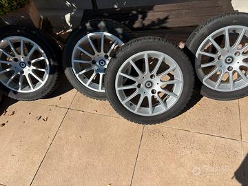 Cerchi  in lega 15’’ + gomme termiche Hankook