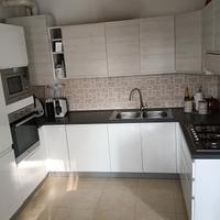 Cucina componibile laccata bianca