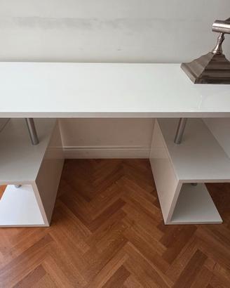 Scrivania moderna bianco lucido con doppia libreri