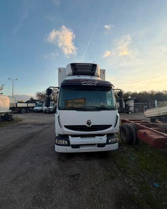 Camion Renault Trucks isotermico con sponda