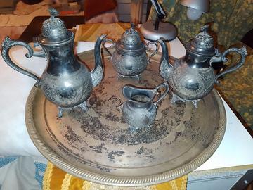 Antico servizio da tè metallo/peltro con vassoio