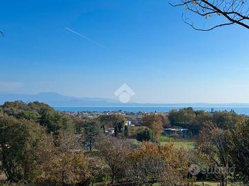 VILLA A SCHIERA D'ANGOLO A SOIANO DEL LAGO