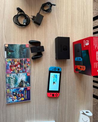 Nintendo Switch V2  +4 giochi, scatola e accessori