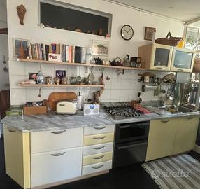 Cucina(da vedere)come nuova,non presenta difetti 