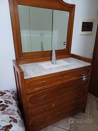 Cassettiera vintage in legno con specchiera