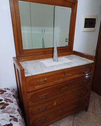 Cassettiera vintage in legno con specchiera