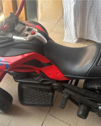 Quad a batteria per bambini fino a 40 kg