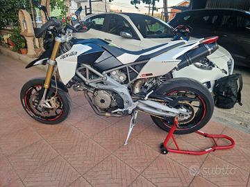aprilia dorsoduro 750 